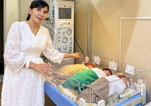 Алматыда бұған дейін екі рет егіз тапқан келіншек дүниеге үшем әкелді